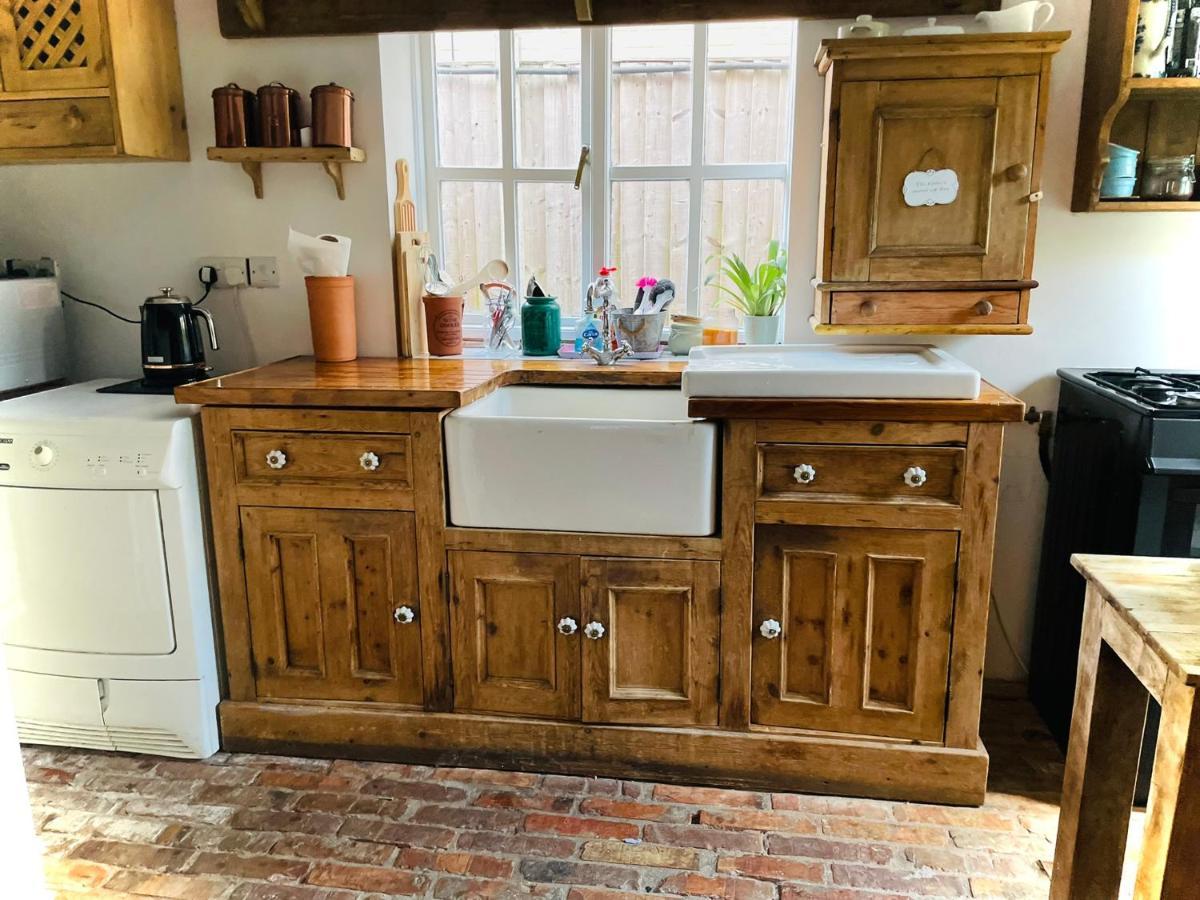 The Beehive, Ground Floor Apartment In Norfolk, No Shared Amenities Downham Market Luaran gambar