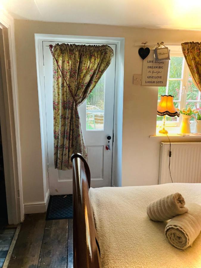 The Beehive, Ground Floor Apartment In Norfolk, No Shared Amenities Downham Market Luaran gambar