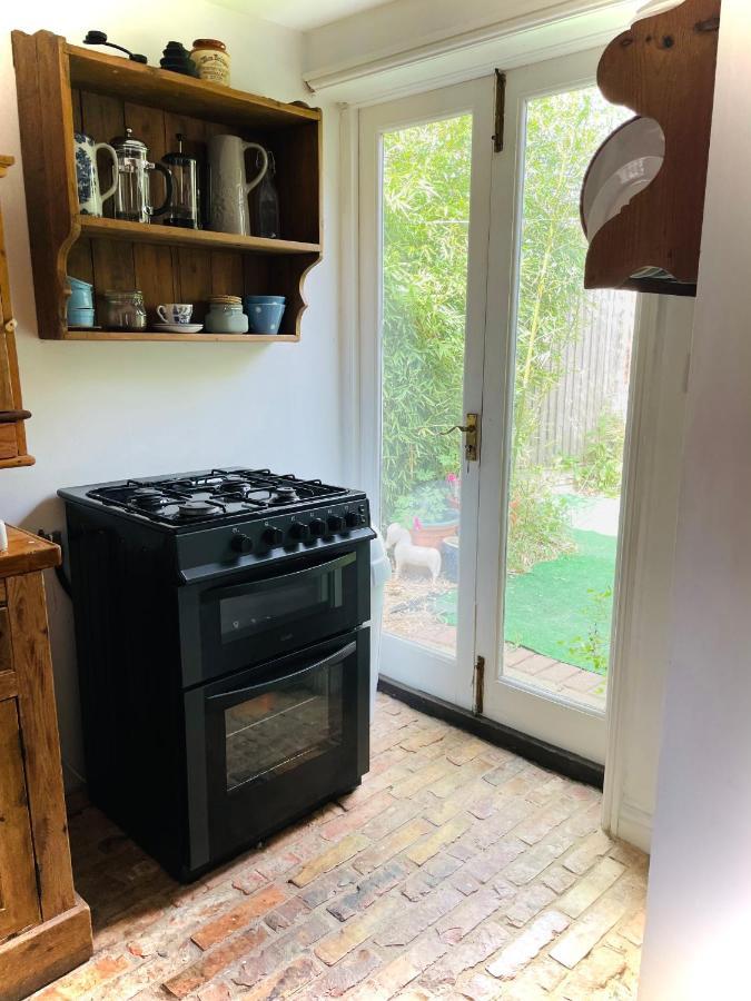 The Beehive, Ground Floor Apartment In Norfolk, No Shared Amenities Downham Market Luaran gambar