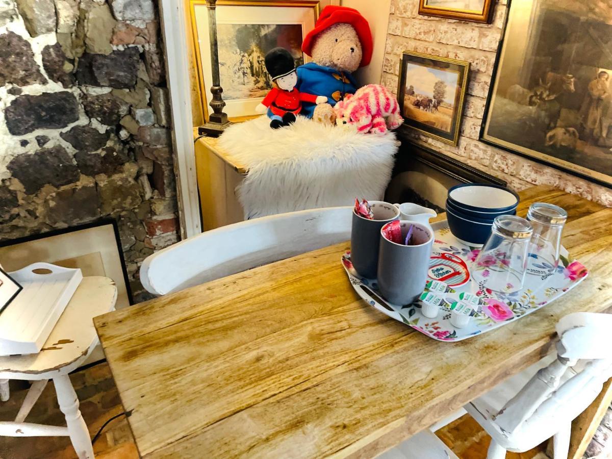 The Beehive, Ground Floor Apartment In Norfolk, No Shared Amenities Downham Market Luaran gambar